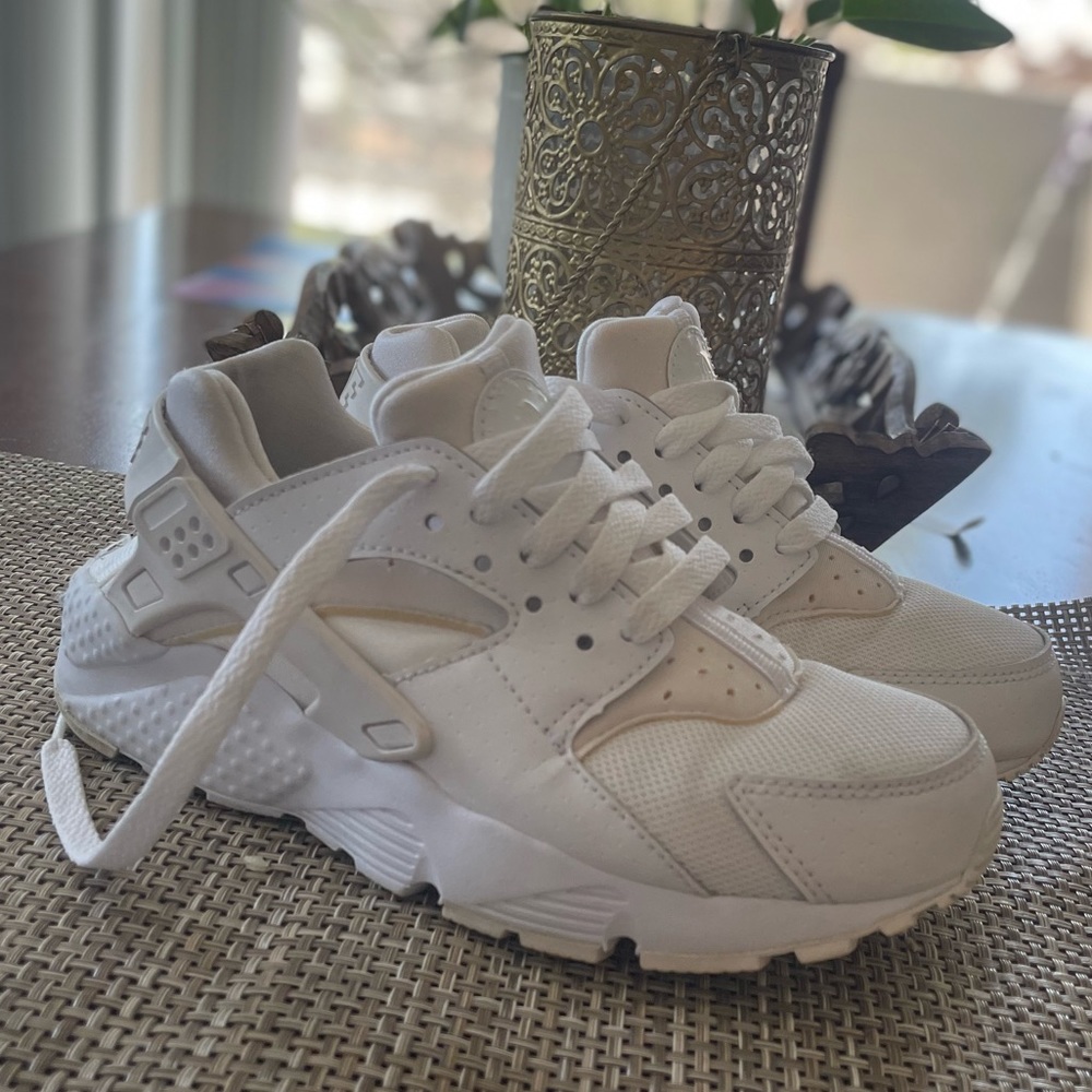 Nike Huaraches Sz 4Youth